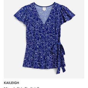 Kaileigh top blue and white floral print size Large